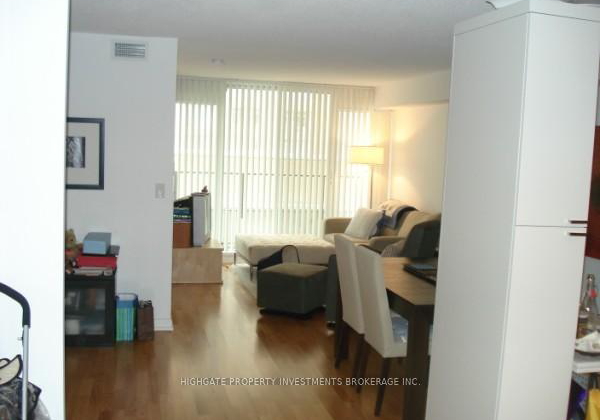 111-elizabeth-street-toronto-ontario-c13231074