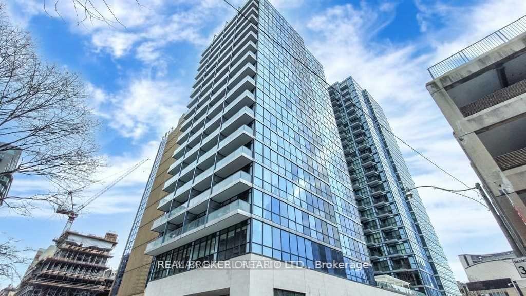 210-simcoe-street-toronto-ontario-c13231200