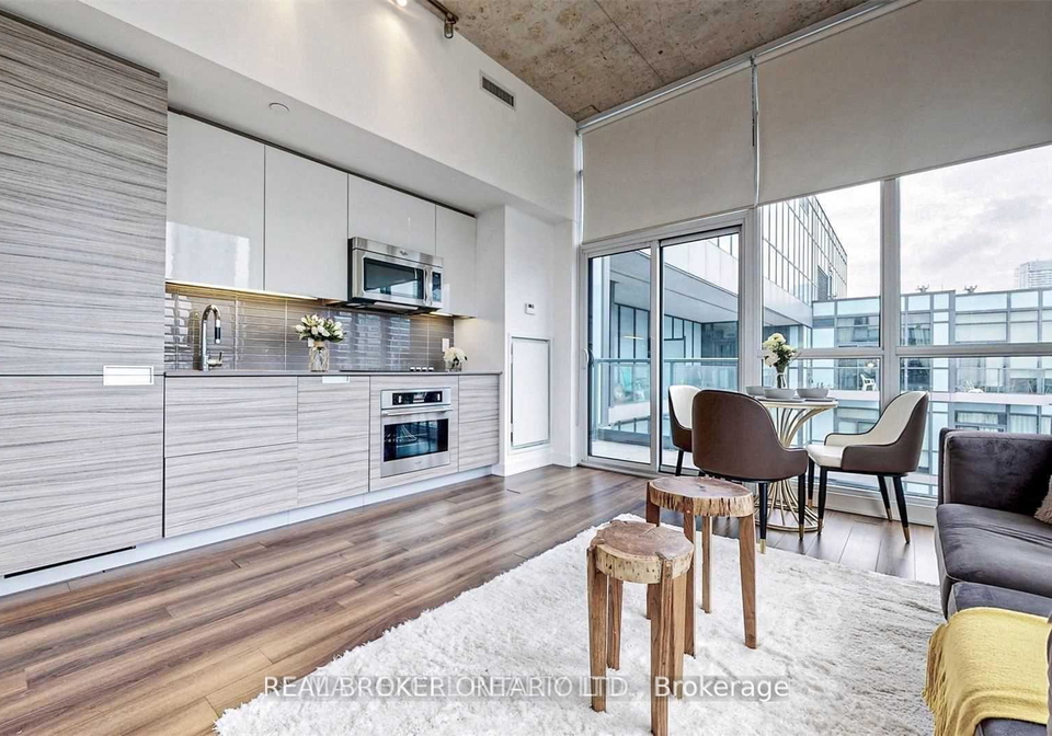 210-simcoe-street-toronto-ontario-c13231200