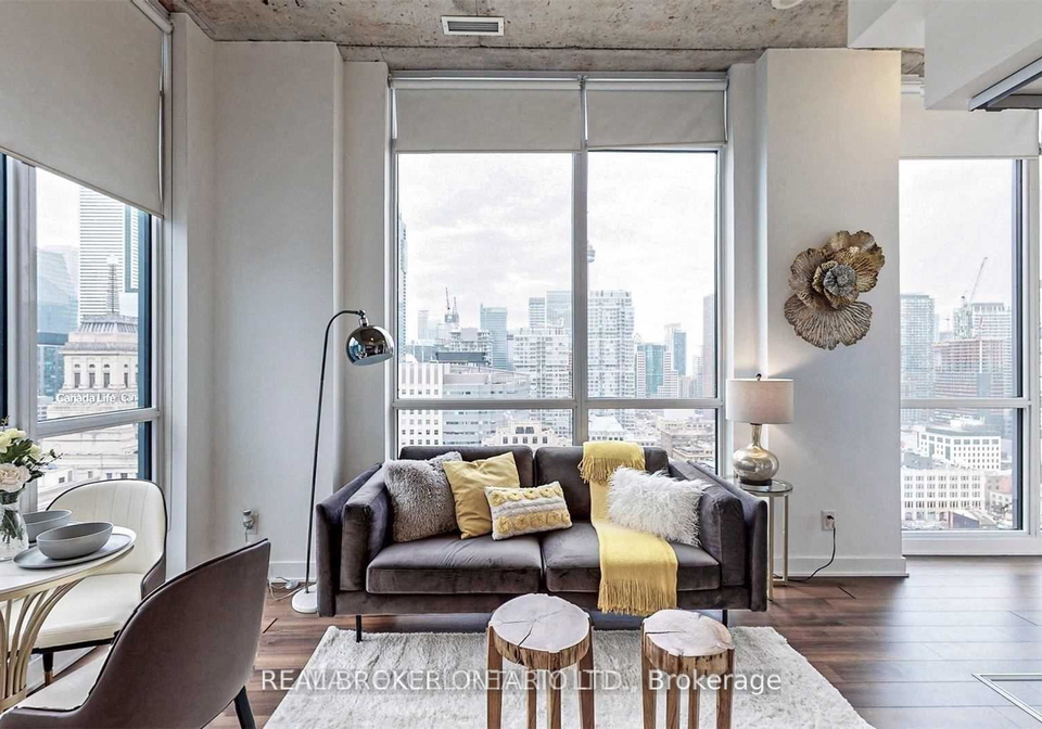 210-simcoe-street-toronto-ontario-c13231200