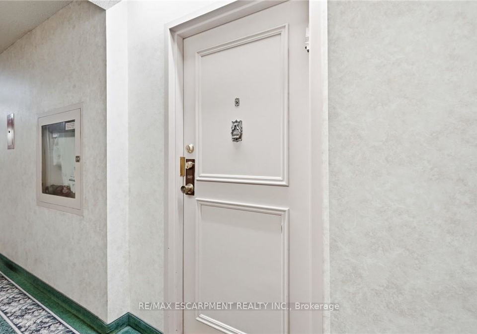 205-hilda-avenue-toronto-ontario-c13231370