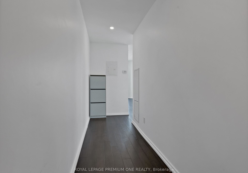 197-yonge-street-toronto-ontario-c13231436