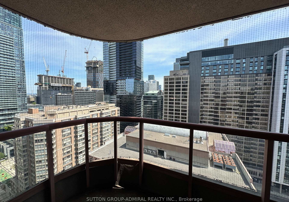 736-bay-street-toronto-ontario-c13231780