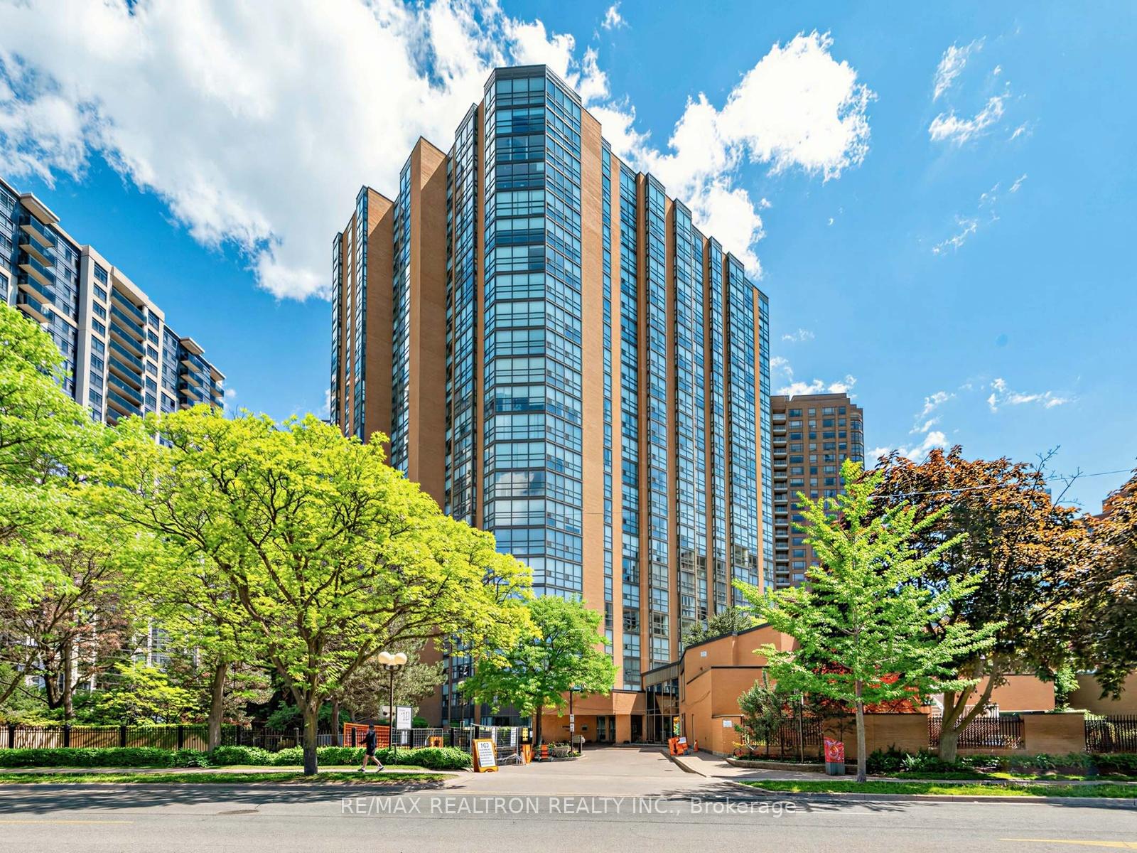 131-beecroft-road-toronto-ontario-c13231986