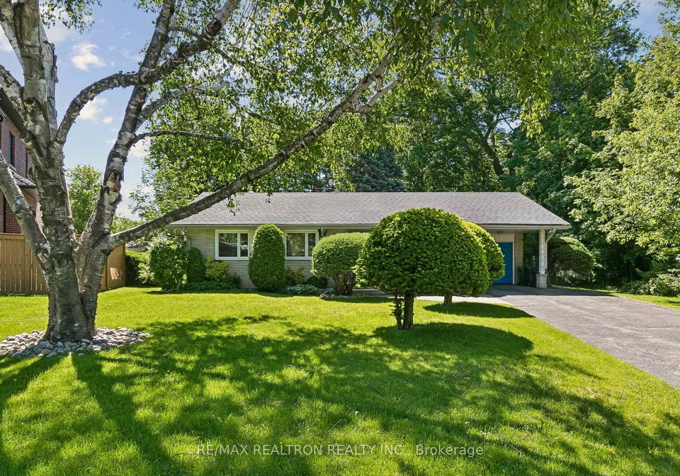 25-groveland-crescent-north-york-ontario-c13232008