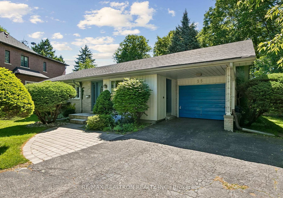 25-groveland-crescent-north-york-ontario-c13232008