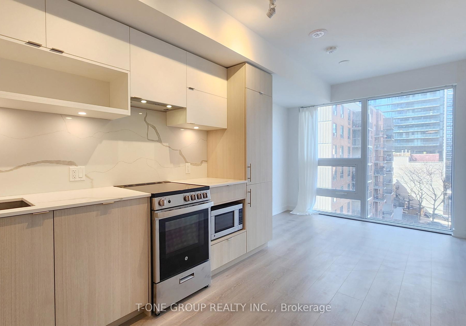 100-queen-street-e-toronto-ontario-c13232022
