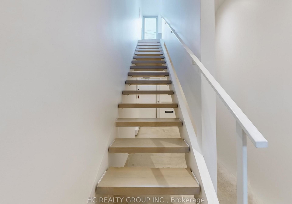 899-dundas-street-w-toronto-ontario-c13232360