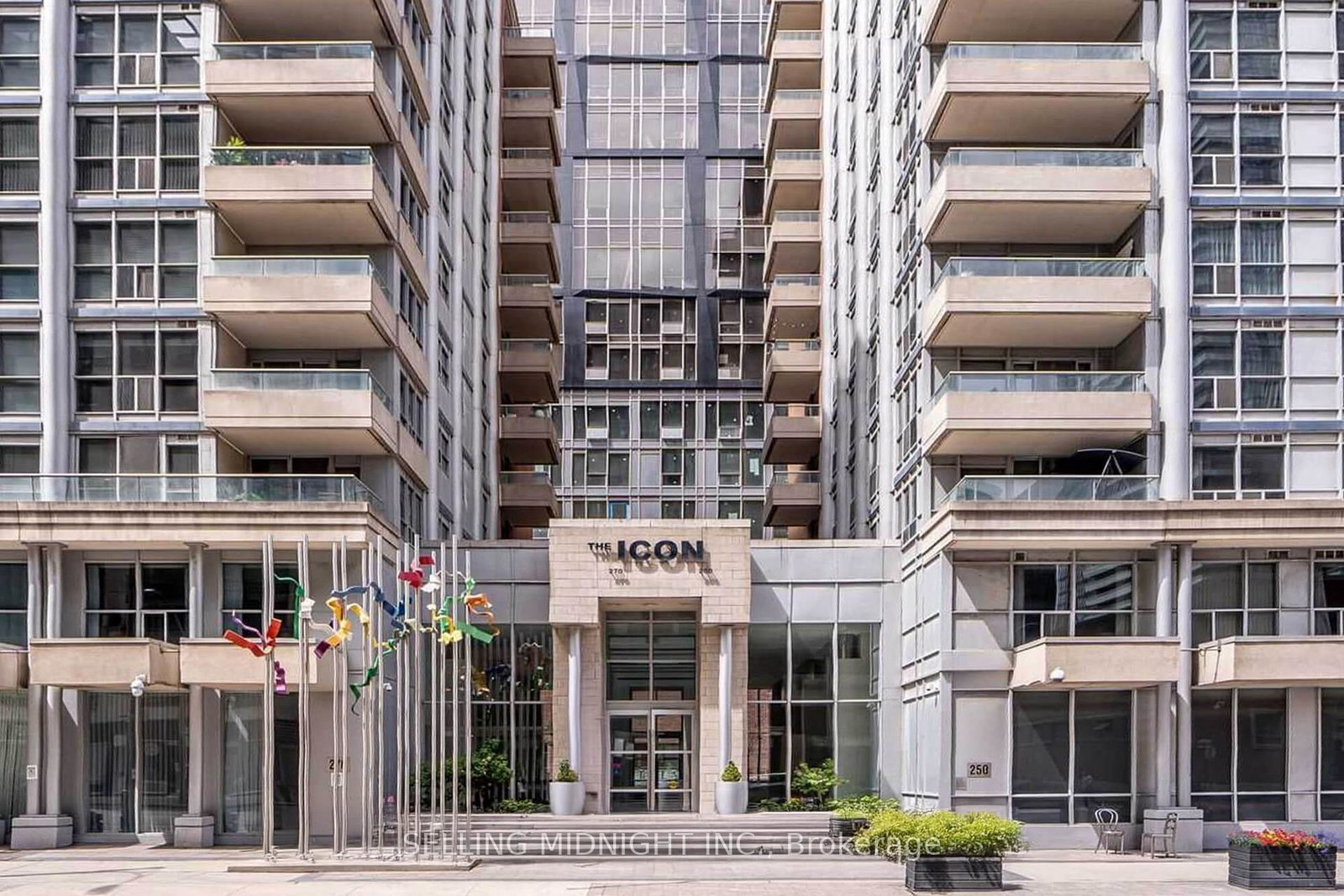 270-wellington-street-w-toronto-ontario-c13232366