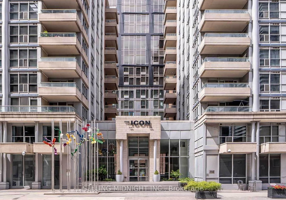270-wellington-street-w-toronto-ontario-c13232366