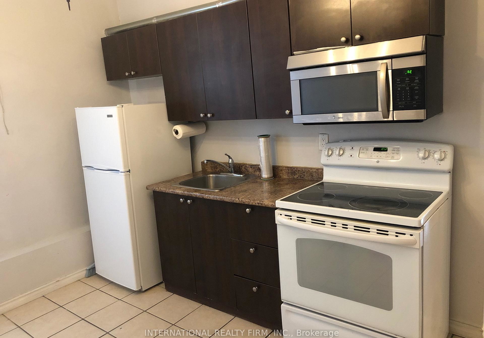 201-dundas-street-e-toronto-ontario-c13232376