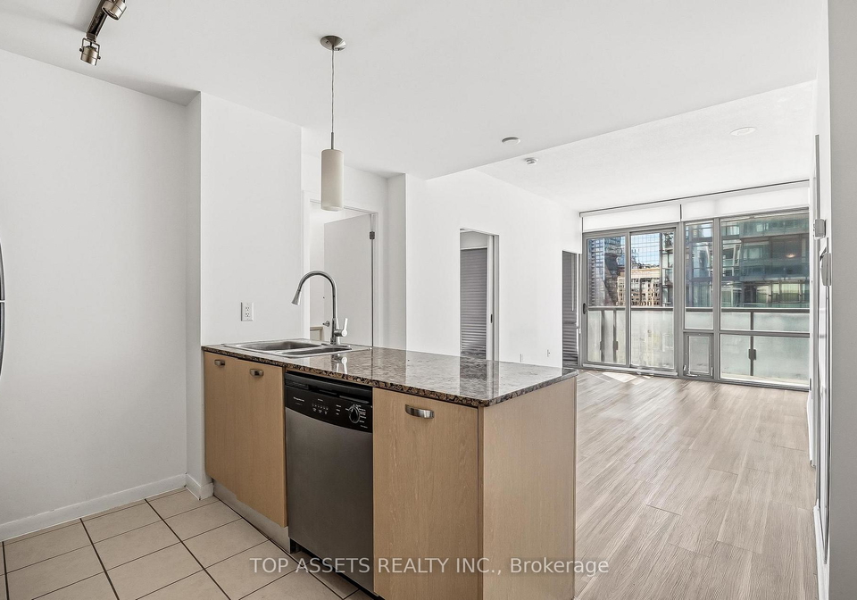 37-grosvenor-street-toronto-ontario-c13232418