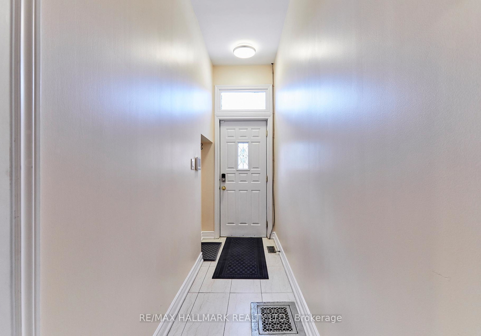 95-wolseley-street-toronto-ontario-c13232446