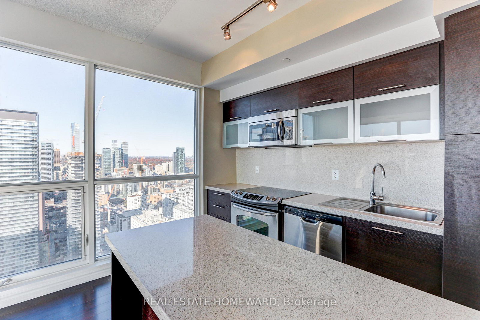 386-yonge-street-toronto-ontario-c13232584