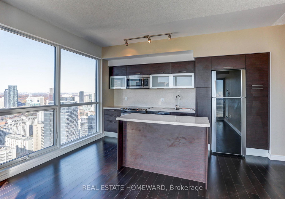 386-yonge-street-toronto-ontario-c13232584