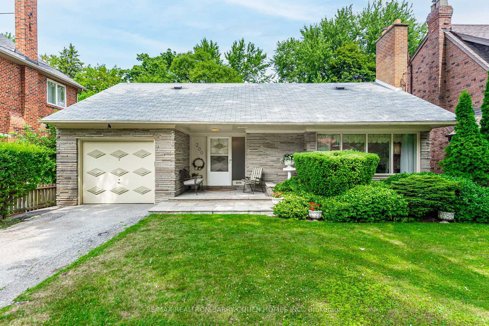 200-cortleigh-boulevard-toronto-ontario-c13233012