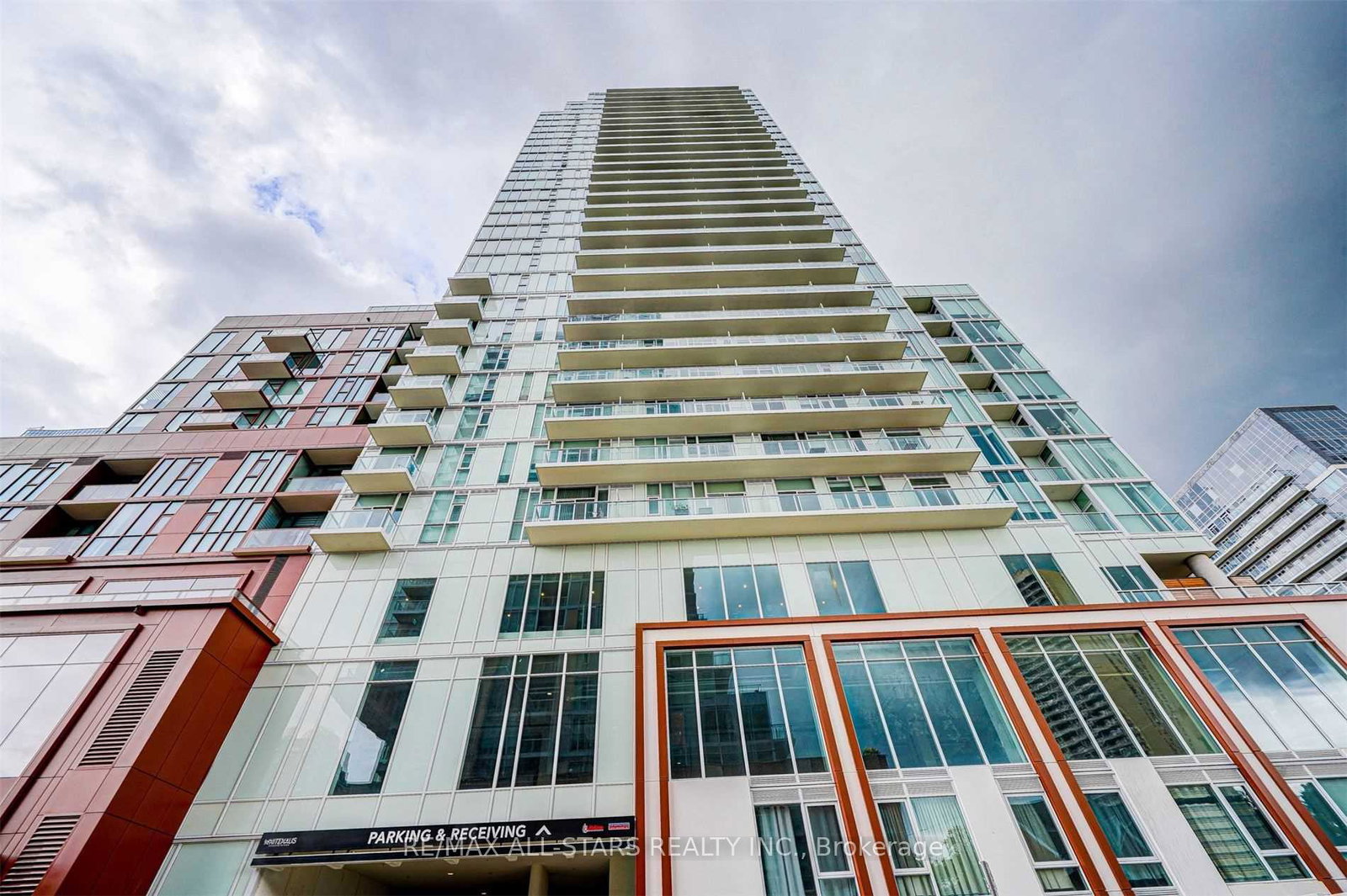 33-helendale-avenue-toronto-ontario-c13233056