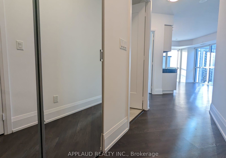 101-erskine-avenue-toronto-ontario-c13233058