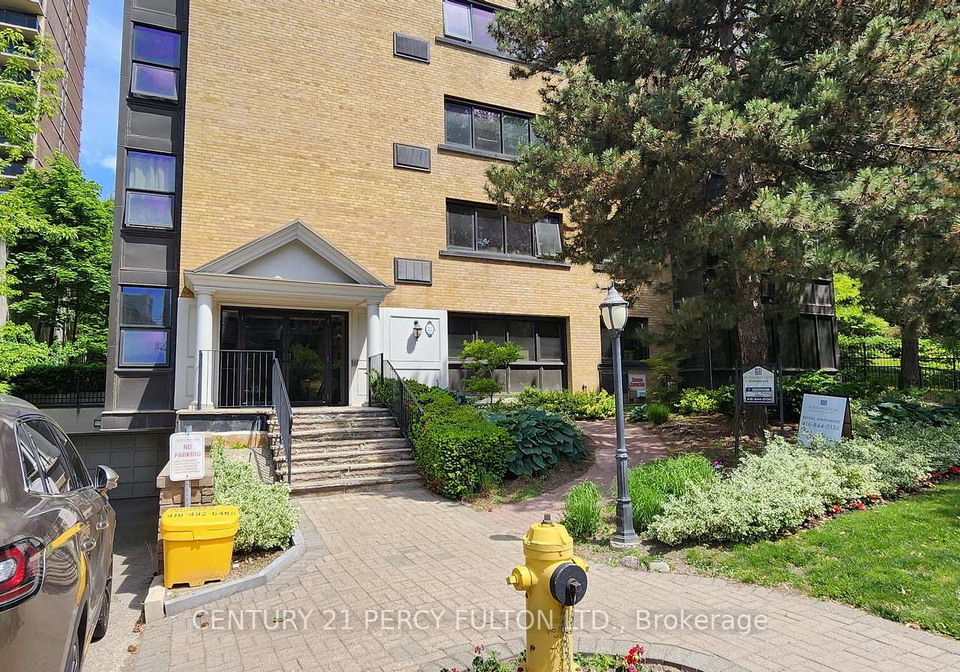 22-woodlawn-avenue-e-toronto-ontario-c13233192