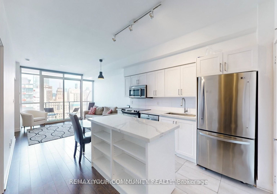126-simcoe-st-street-toronto-ontario-c13233262