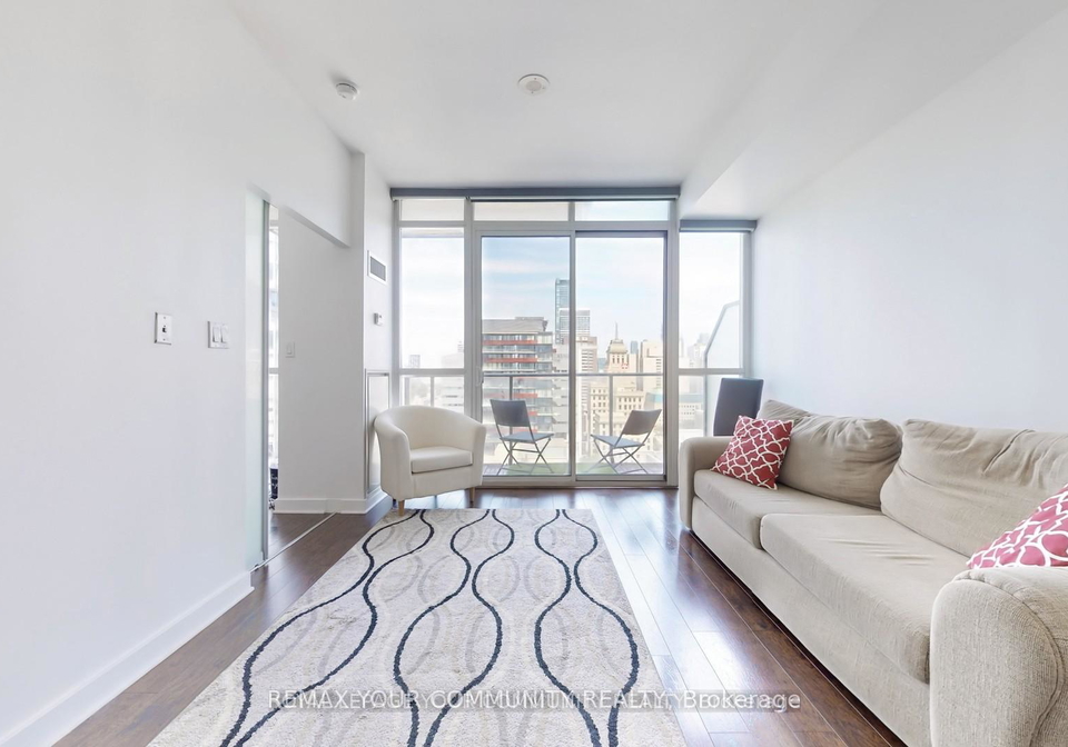 126-simcoe-st-street-toronto-ontario-c13233262
