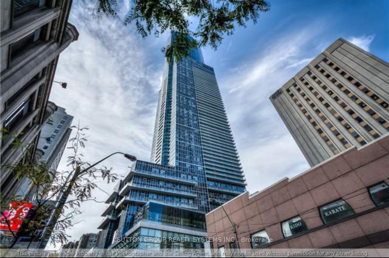 386-yonge-street-toronto-ontario-c13233456