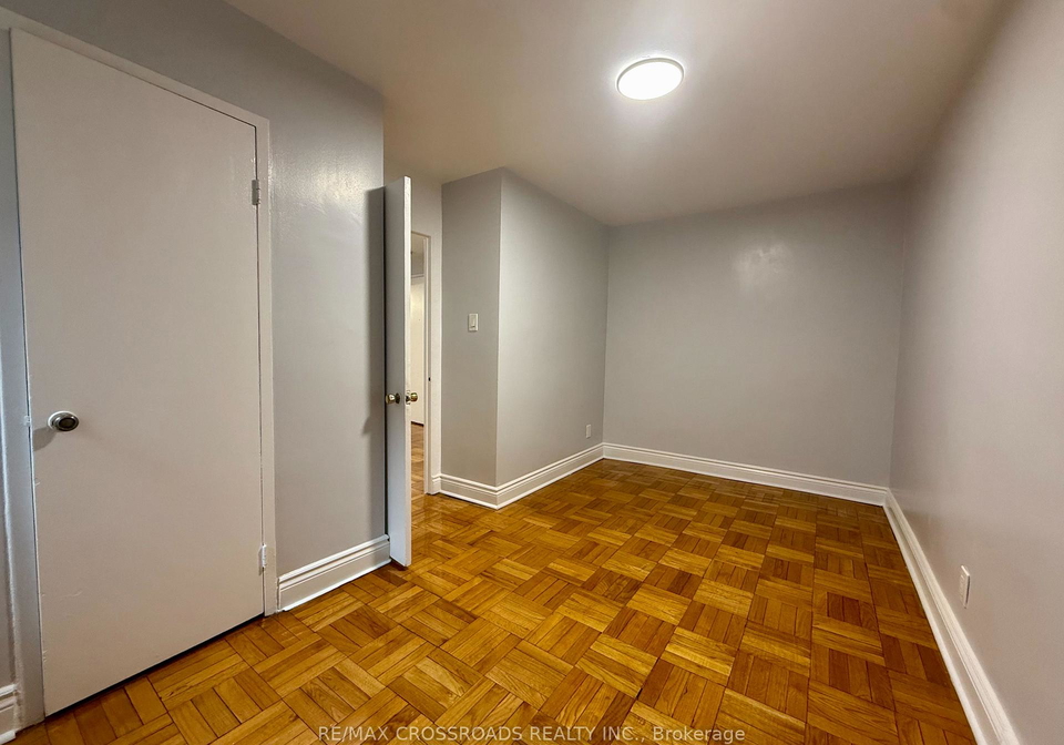 2770-yonge-street-toronto-ontario-c13233524