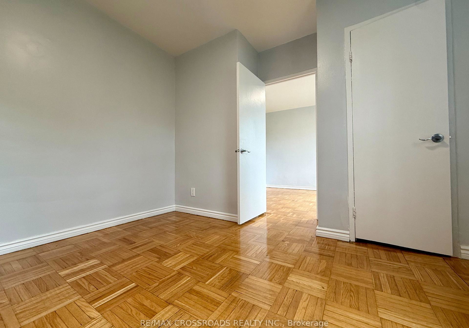 2770-yonge-street-toronto-ontario-c13233524
