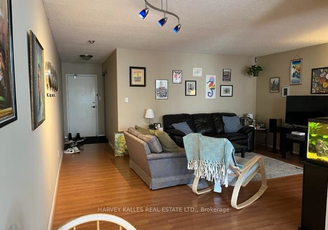 633-bay-street-toronto-ontario-c13233670