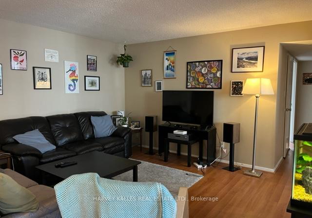 633-bay-street-toronto-ontario-c13233670