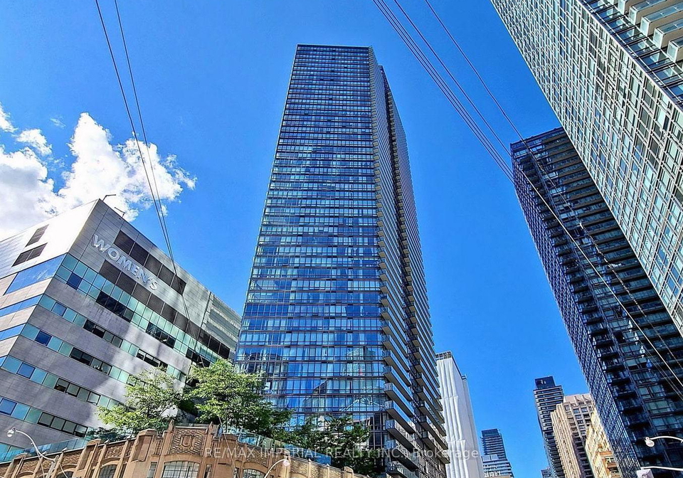 832-bay-street-toronto-ontario-c13233700