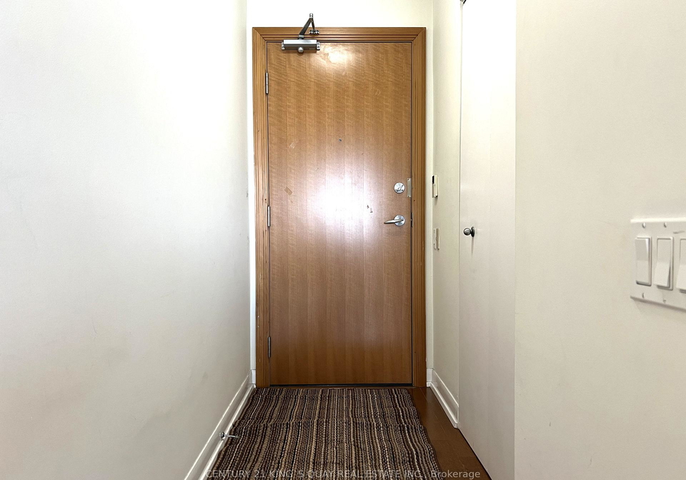 33-sheppard-avenue-e-north-york-ontario-c13234088
