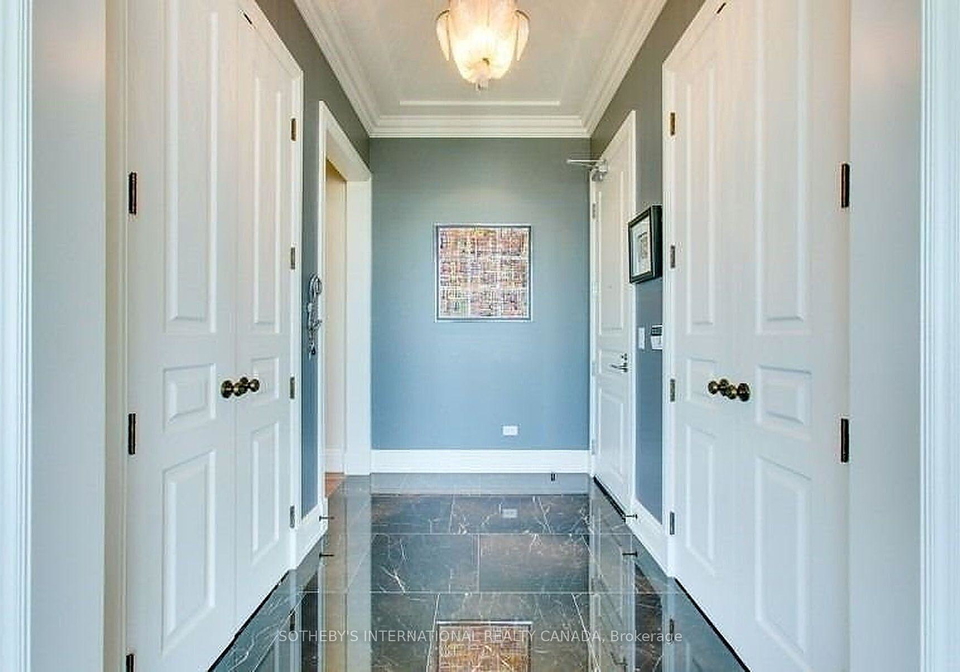 183-wellington-street-w-toronto-ontario-c13234114