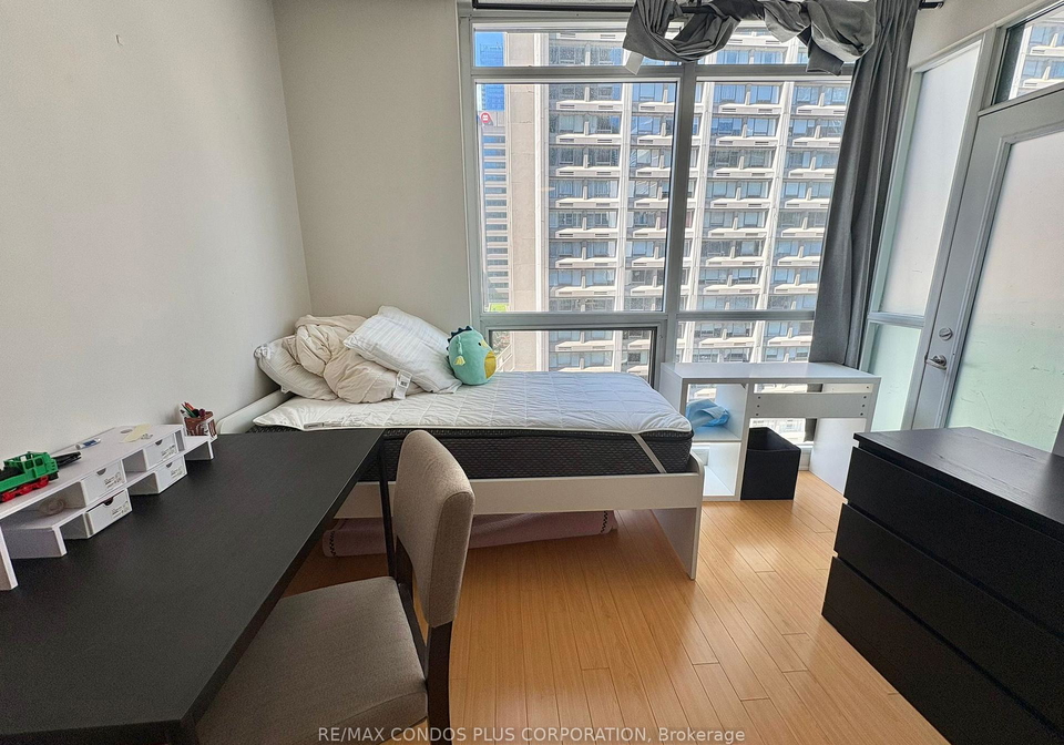 1121-bay-street-toronto-ontario-c13234526