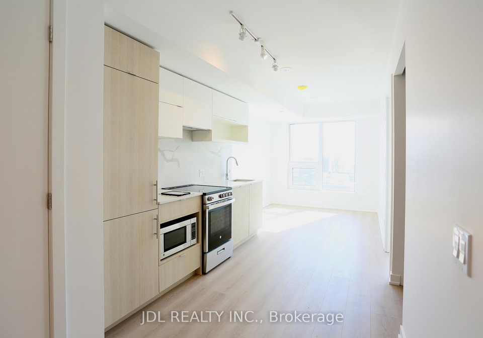 100-queen-street-e-toronto-ontario-c13234708