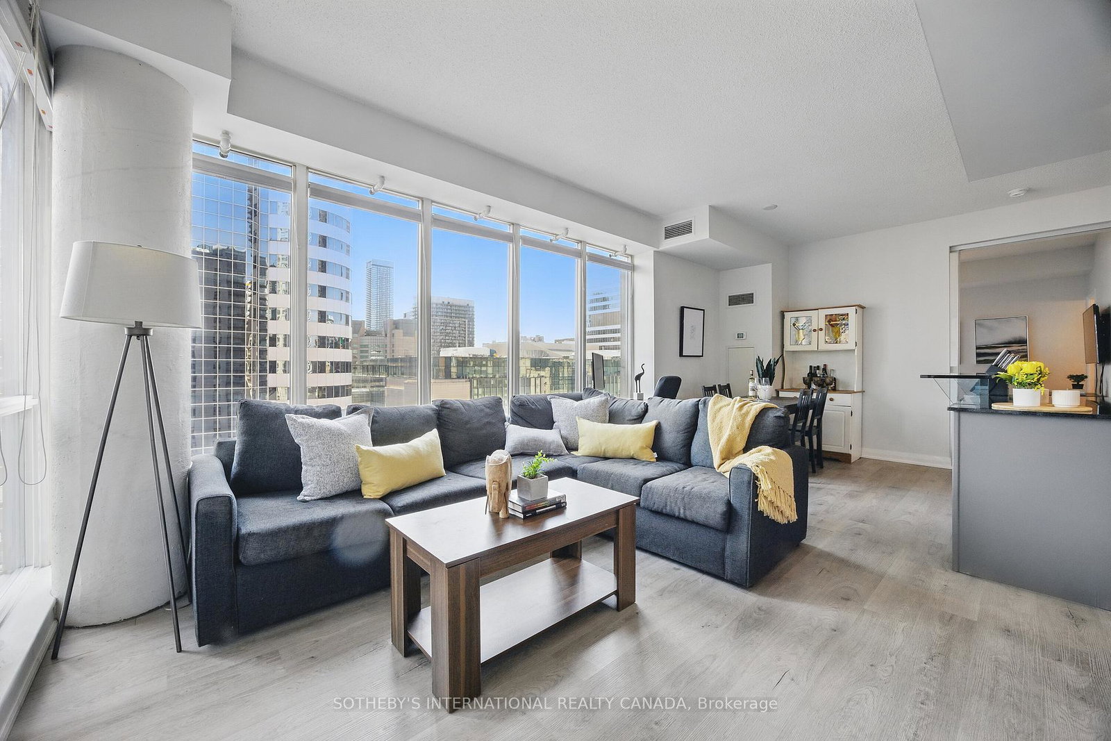 220-victoria-street-toronto-ontario-c13234848