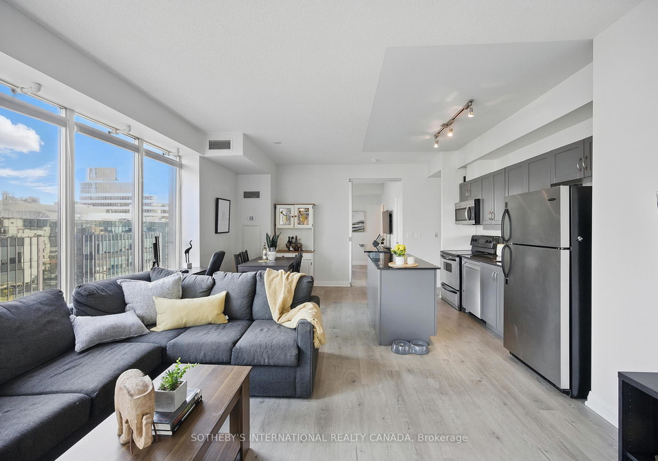 220-victoria-street-toronto-ontario-c13234848