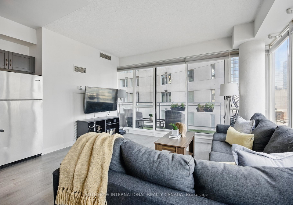 220-victoria-street-toronto-ontario-c13234848