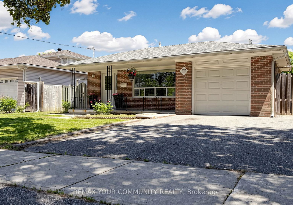 23-lesgay-crescent-north-york-ontario-c13235062