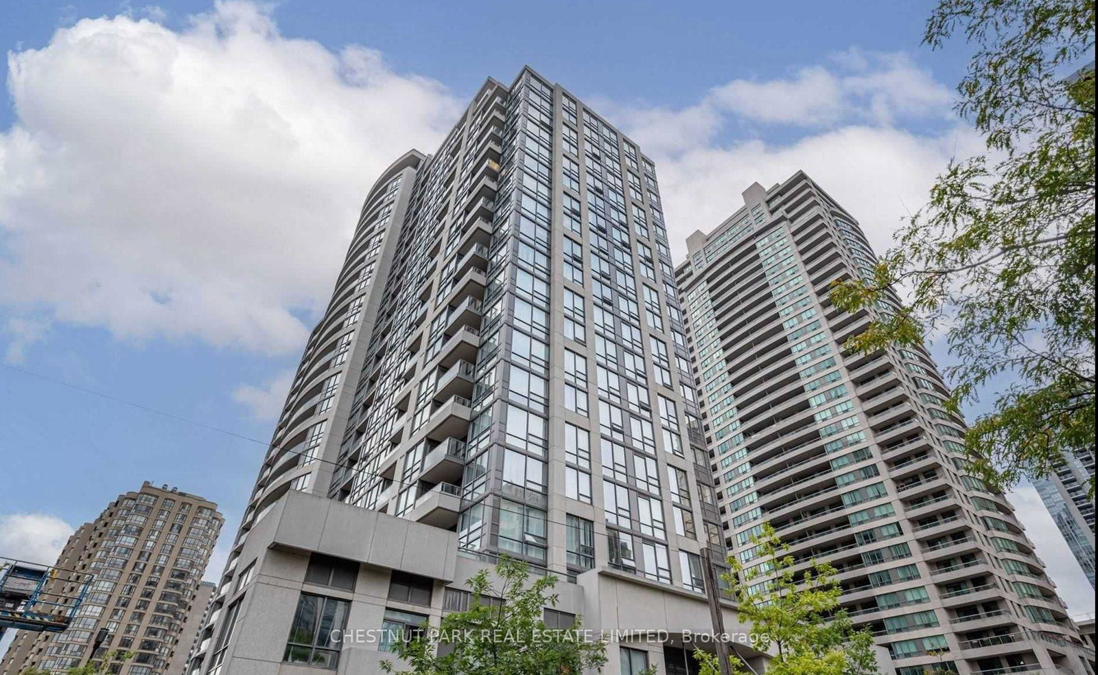 35-hollywood-avenue-north-york-ontario-c13235106