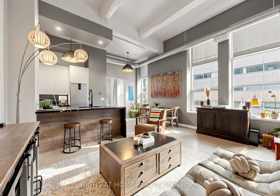 135-dalhousie-street-toronto-ontario-c13235360