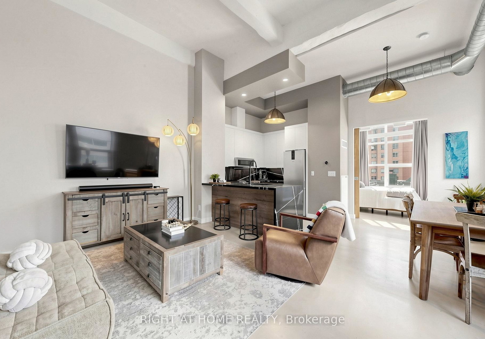 135-dalhousie-street-toronto-ontario-c13235360