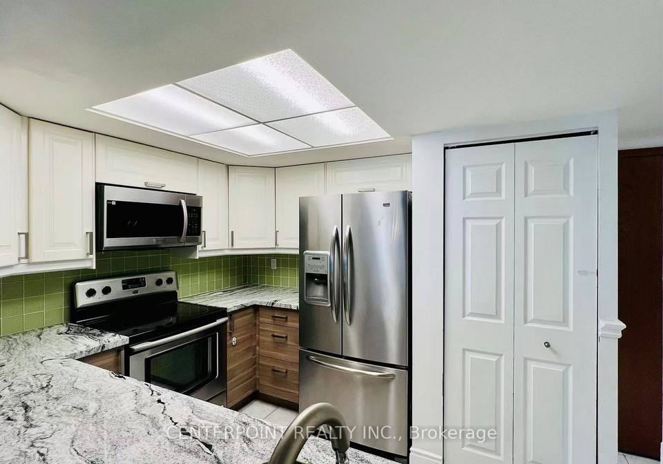 33-university-avenue-toronto-ontario-c13235436