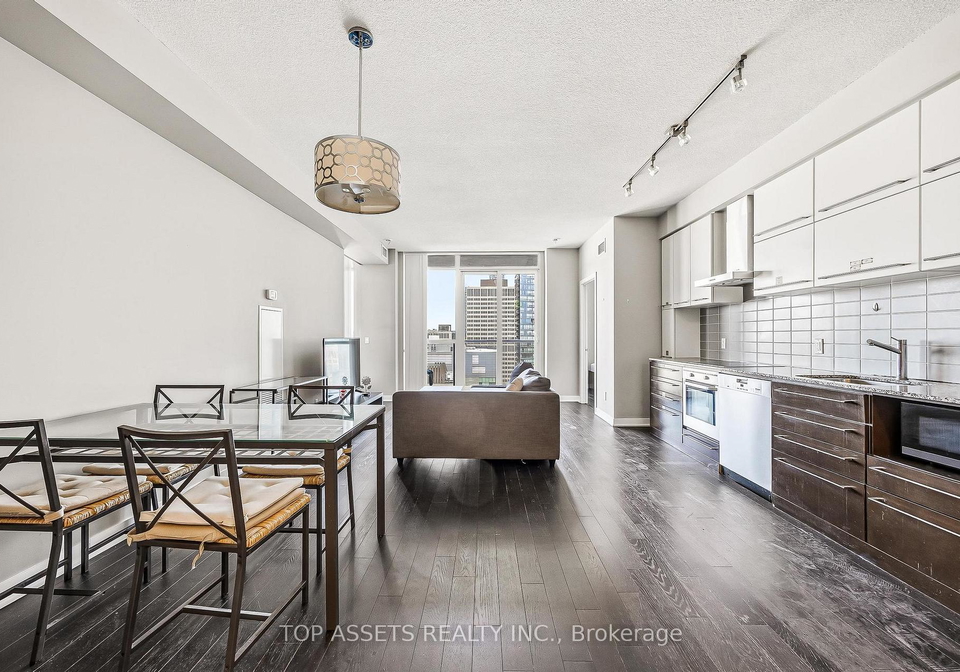 770-bay-street-toronto-ontario-c13235494