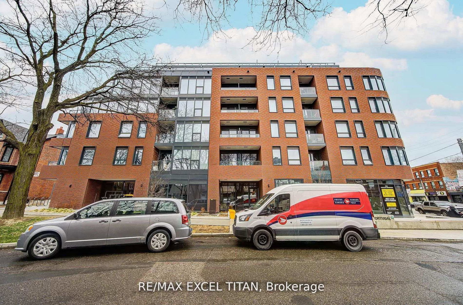 5-lakeview-avenue-toronto-ontario-c13235528