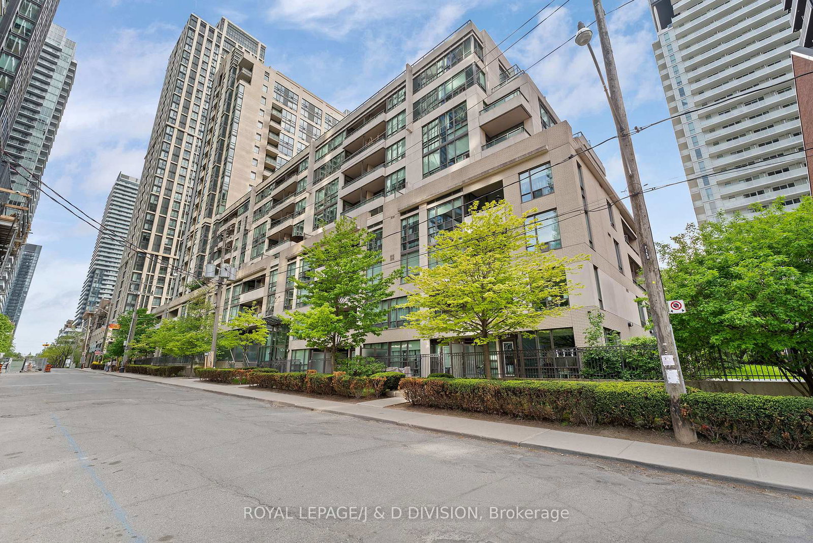 220-redpath-avenue-toronto-ontario-c13235554
