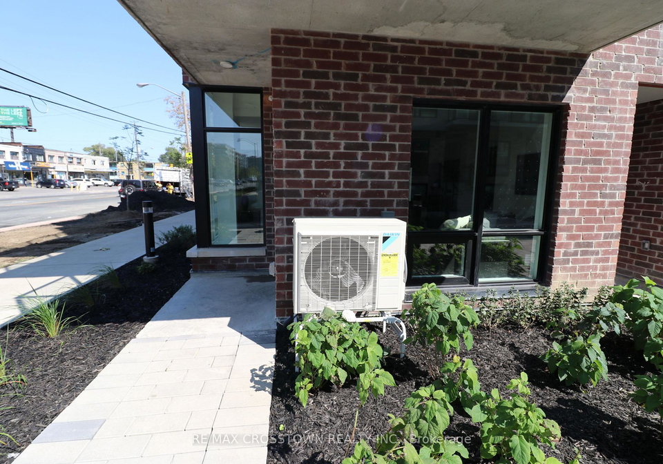 861-sheppard-avenue-w-toronto-ontario-c13235604
