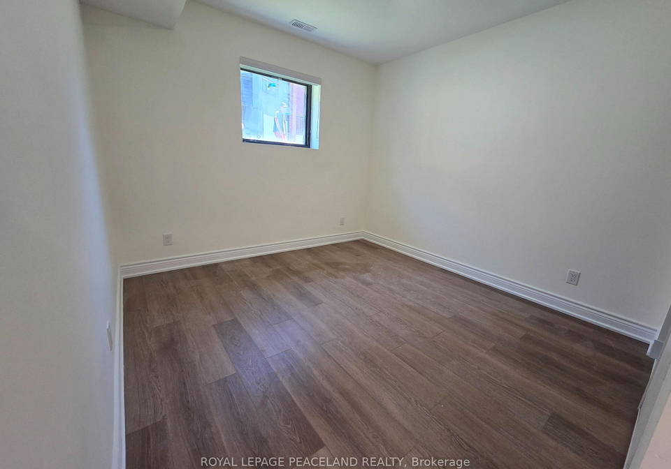 558-spadina-crescent-toronto-ontario-c13235662