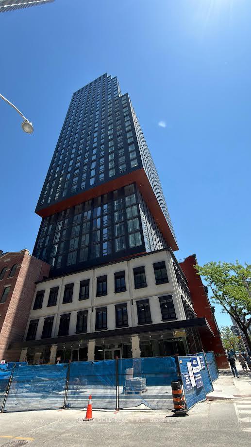 100-queen-street-e-toronto-ontario-c13235758