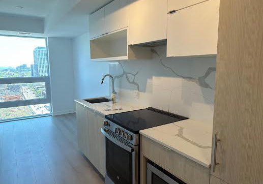 100-queen-street-e-toronto-ontario-c13235758